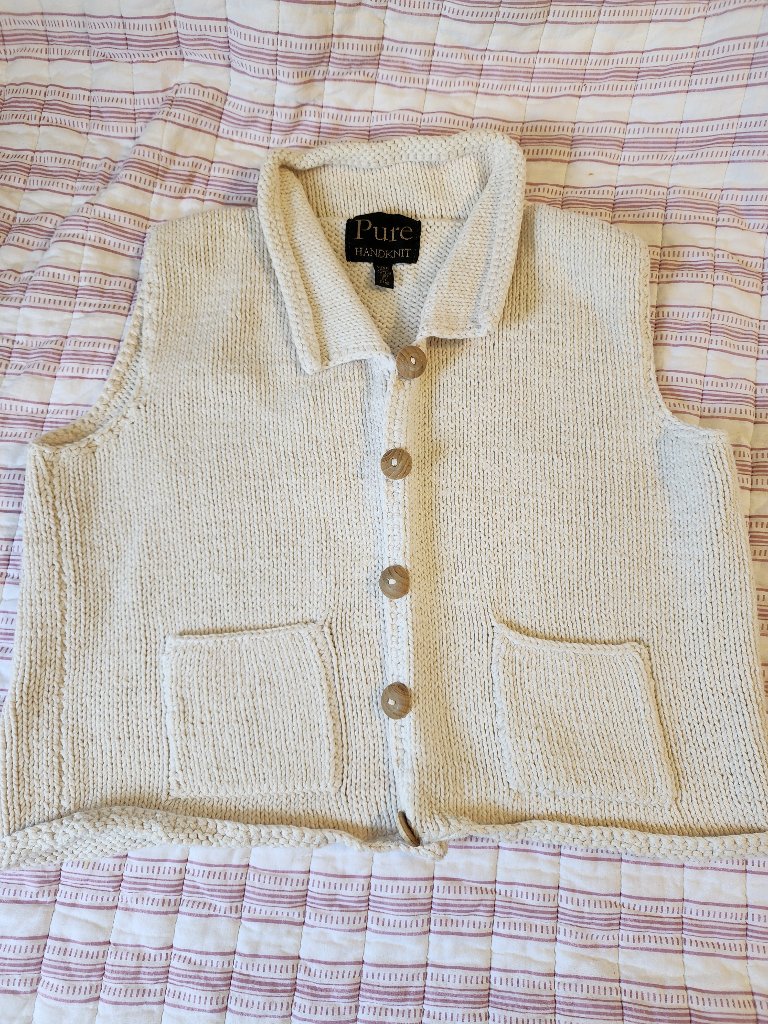 Pure. Hamdknit Vest Size L/Xl